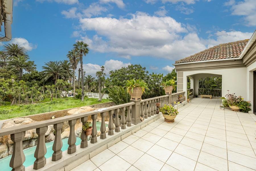 6 Bedroom Property for Sale in Sunset Beach Western Cape